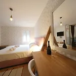 센트럴 아파트먼트 인터그레이티드 4*